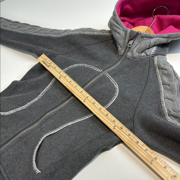 Lululemon Scuba Jacket Hoodie Sweater Fleece Cable Knit Full Zip Gray Size 2 - Picture 3 of 5